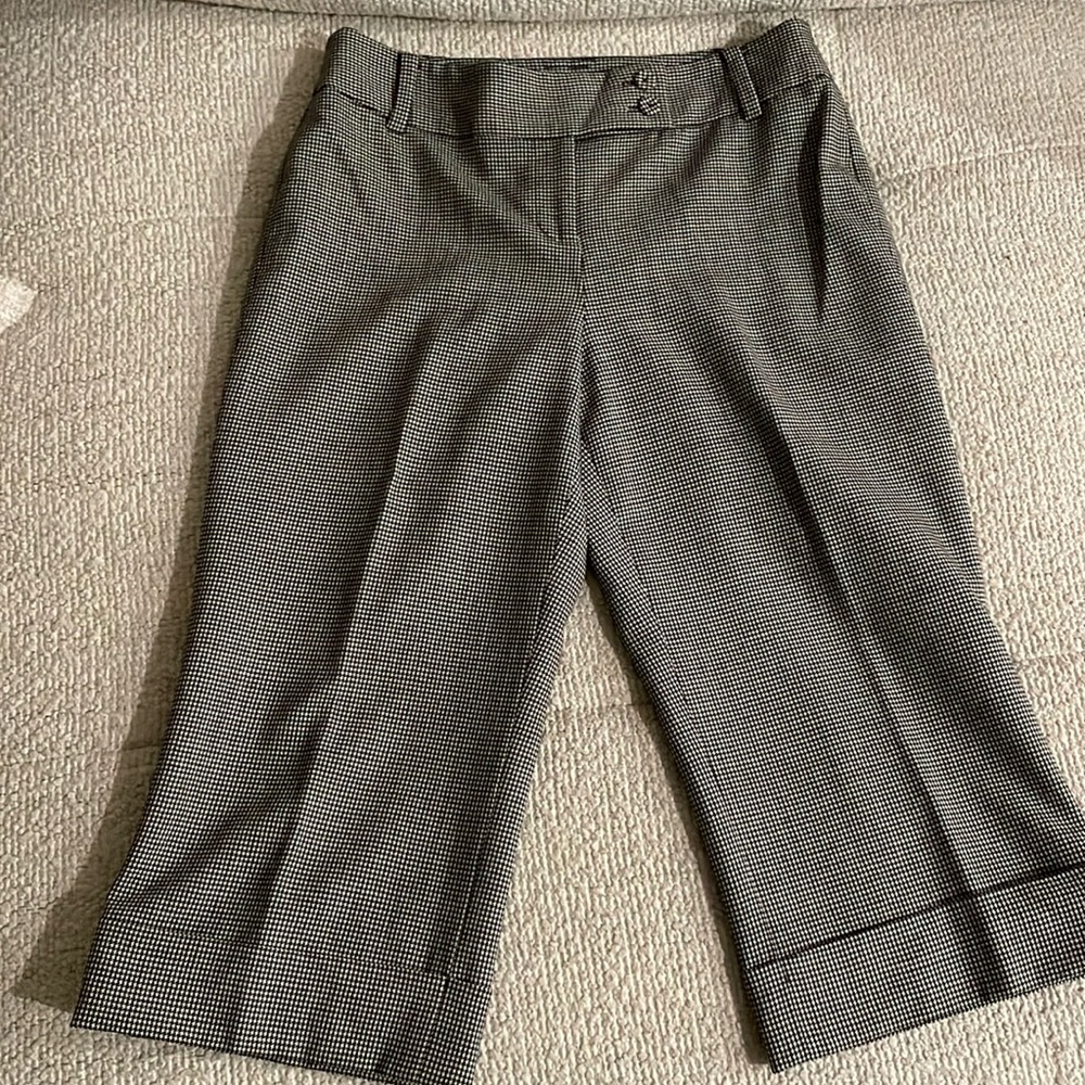 Ann Taylor Get blacks and white ophisticated cropped pants with cuff.